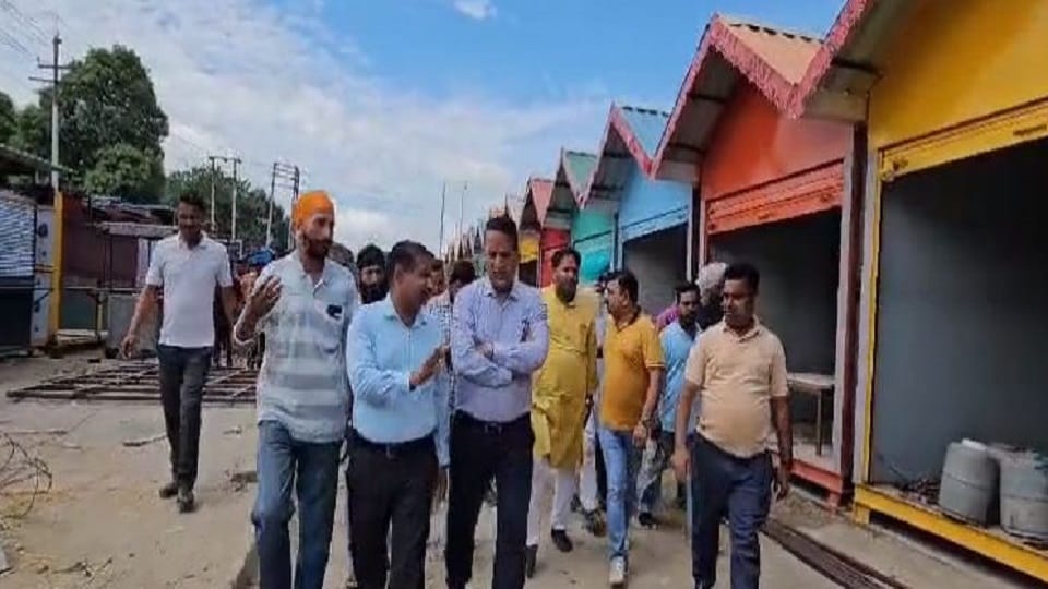 Chief Municipal Commissioner Naresh Durgapal inspected the vending zone under construction in rudrapur