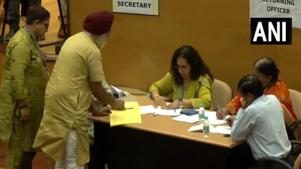 Election of member of Standing Committee of Delhi Municipal Corporation
