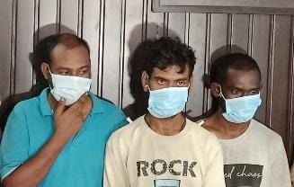 Varanasi police arrested three interstate smugglers