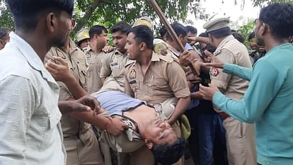 Anger of villagers in Moradabad, Voice raised against illegal recovery, pictures stone pelting police-villager