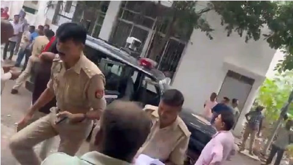 roof of Hotel Viren Sofitel collapsed in Agra four workers buried under the debris Rescue continues