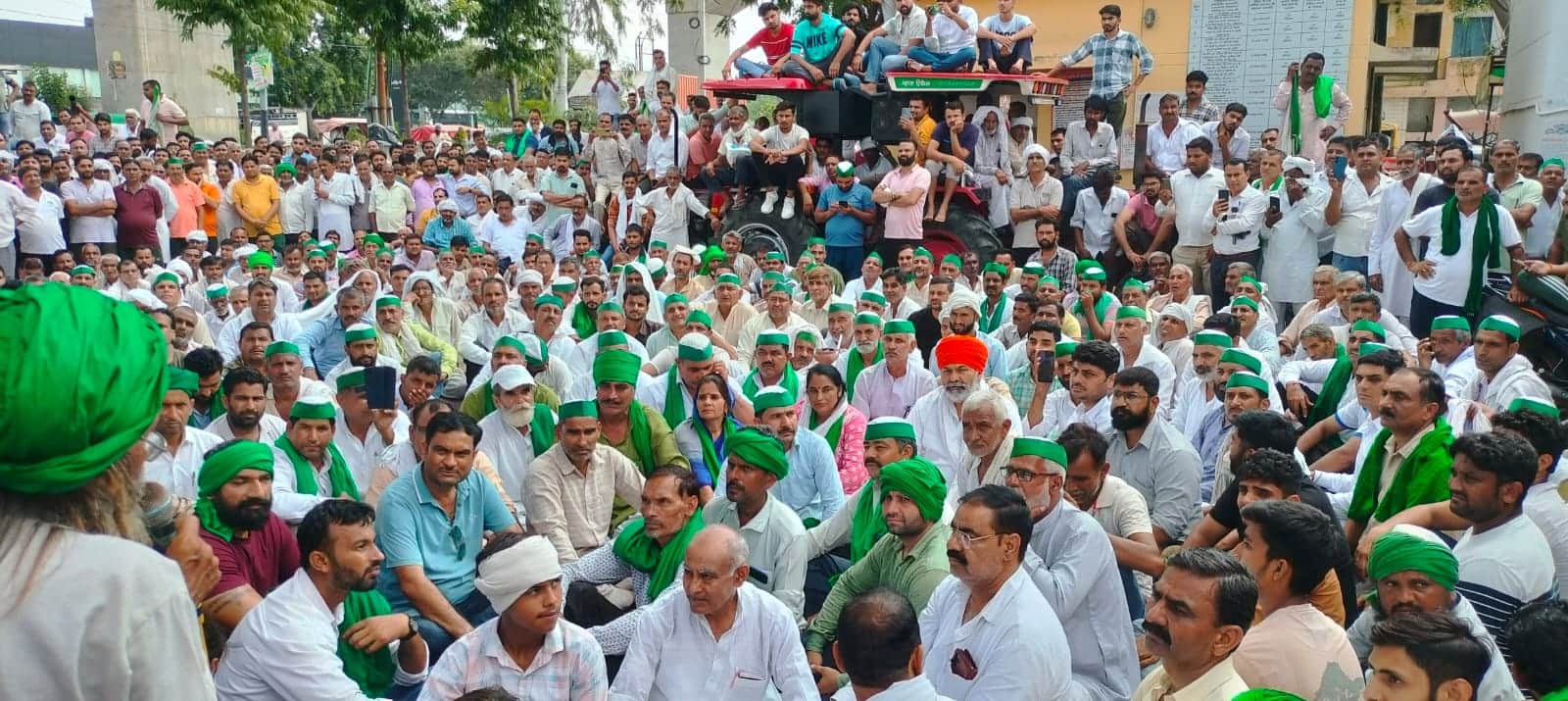 BKU Protest: Farmers sit at Meerut Partapur thana for 18 hours, alligation on BJP