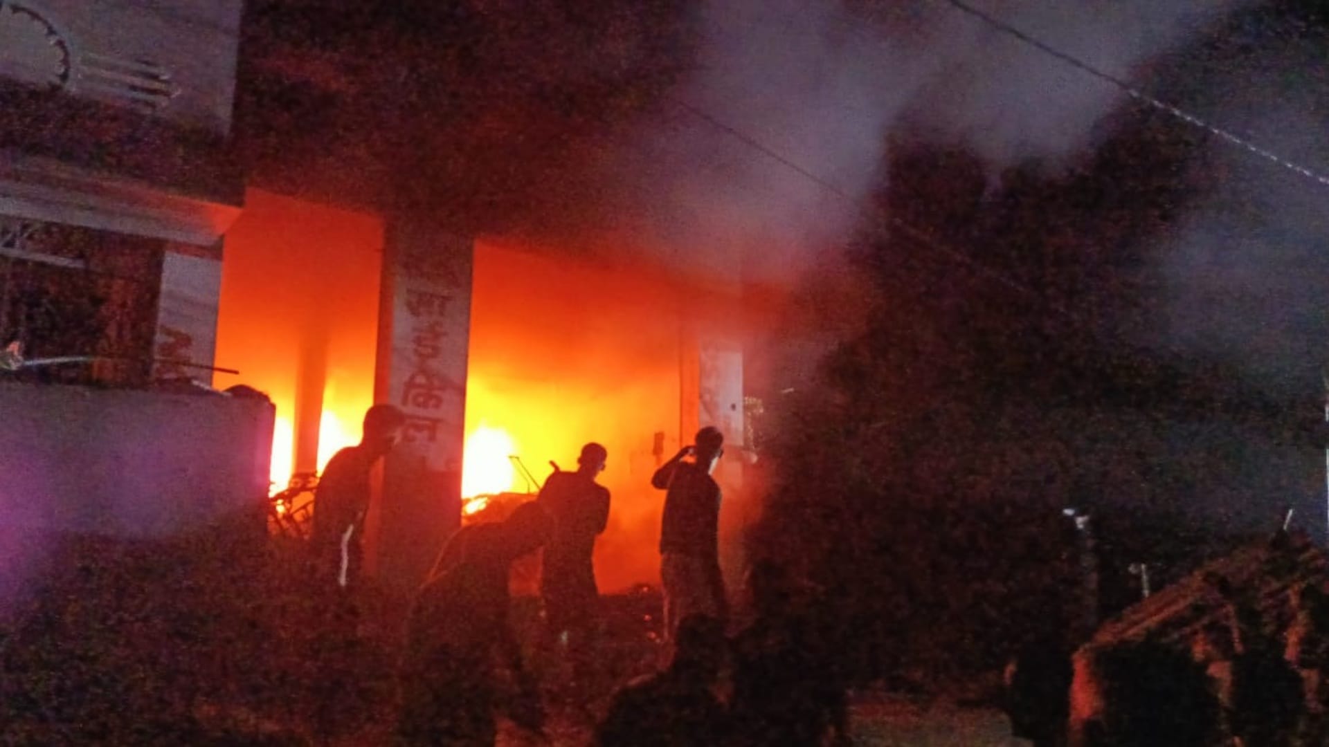 Bihar News: A huge fire broke out in a bicycle store in Sitamarhi, goods worth lakhs burnt to ashes
