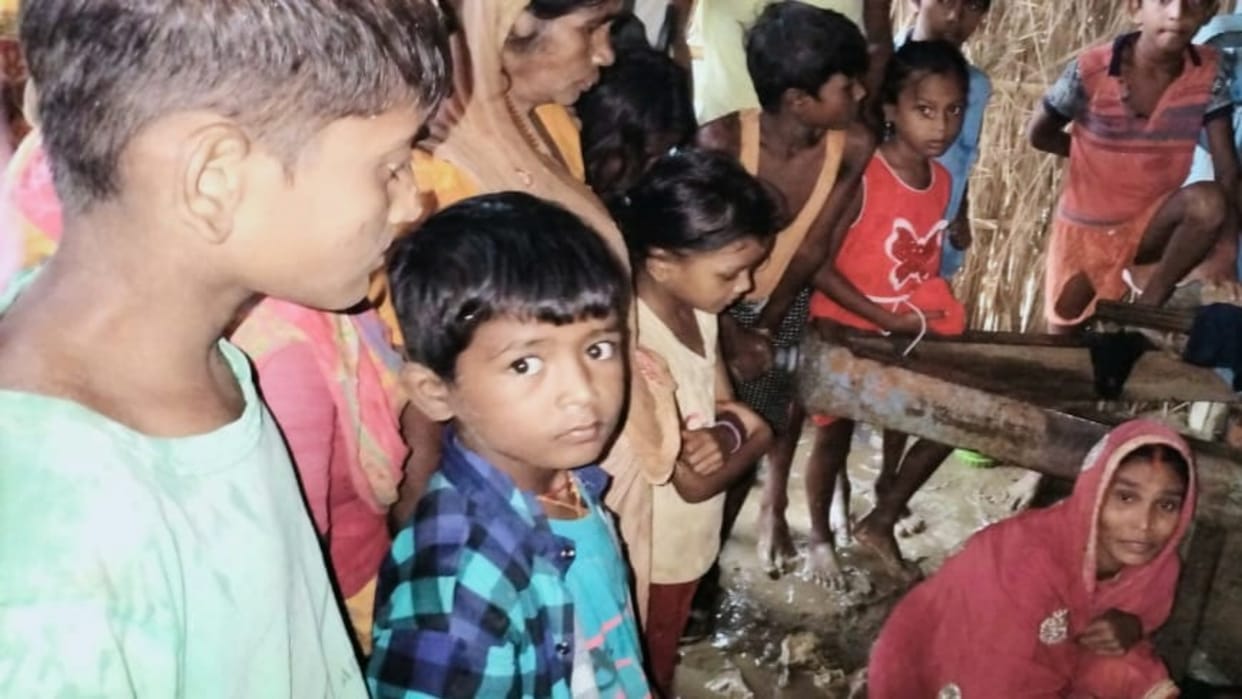 Bihar News: wall of an under-construction house fell on a hut in Bettiah, a girl died on spot