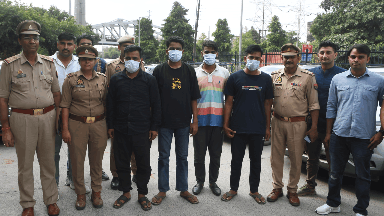 Four arrested for selling stolen vehicles after changing their chassis number