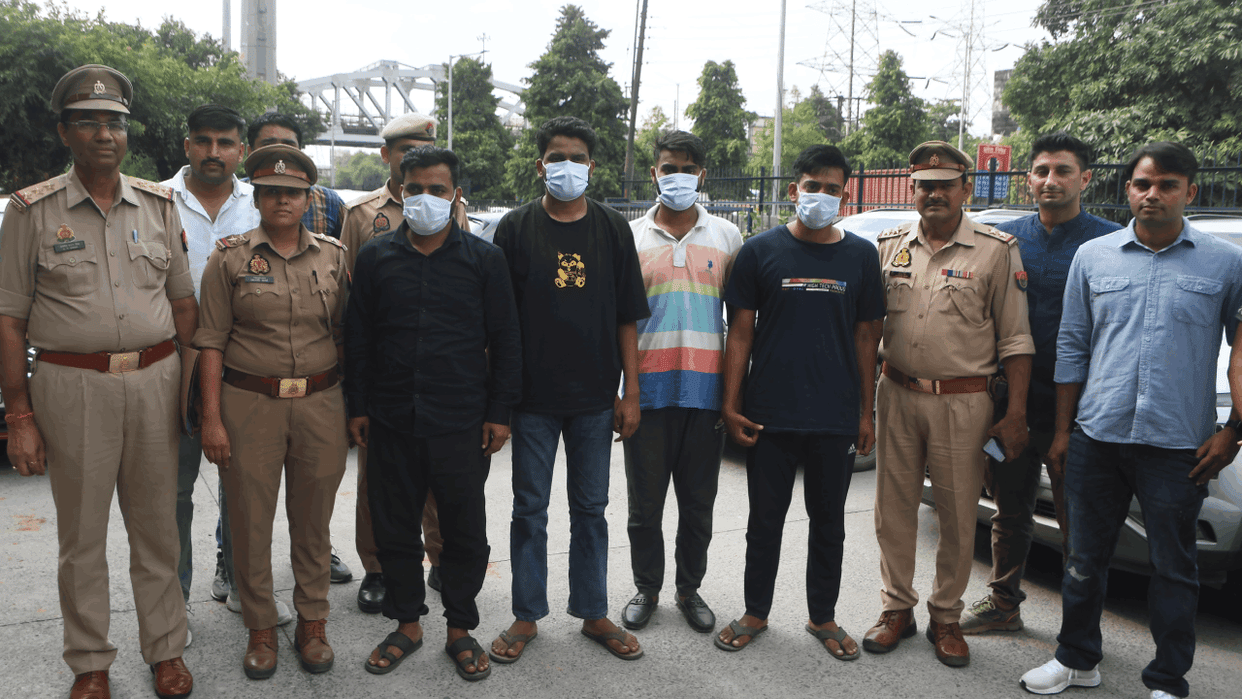 Four arrested for selling stolen vehicles after changing their chassis number