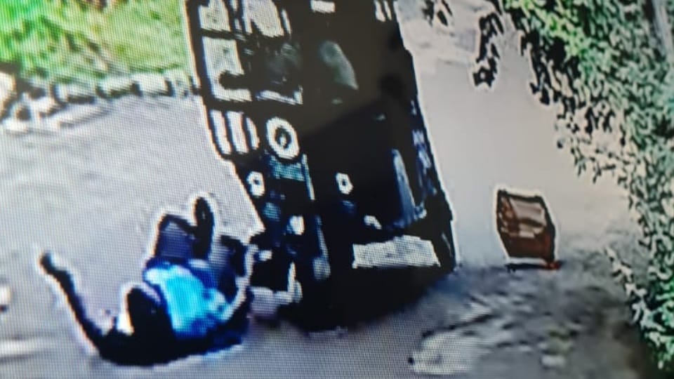 RTA Inspector injured after being run over by e-rickshaw, died during treatment at PGI