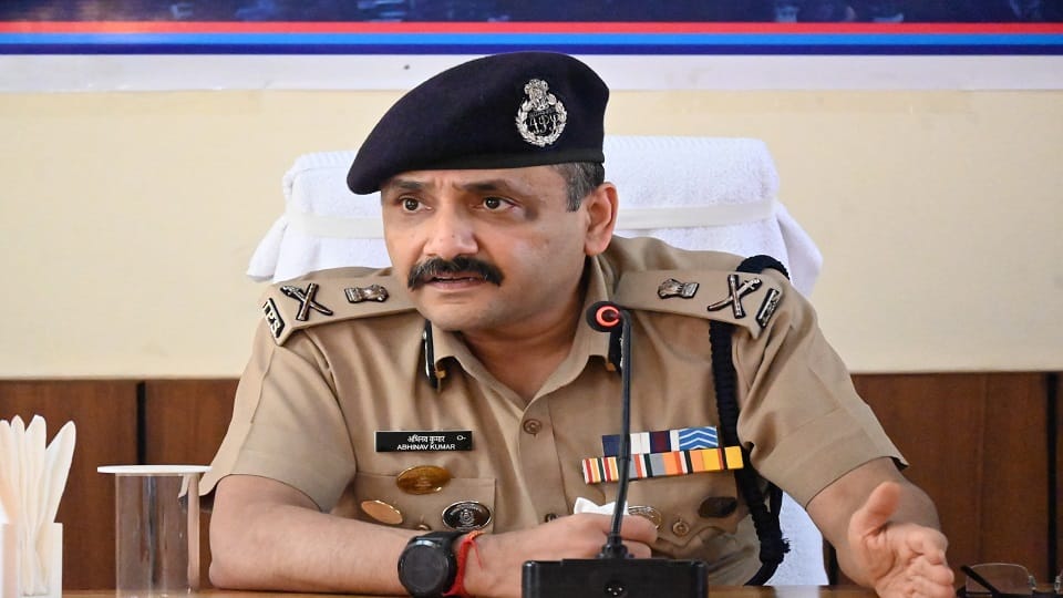 DGP Abhinav Kumar reviewed crime in four districts of Kumaon