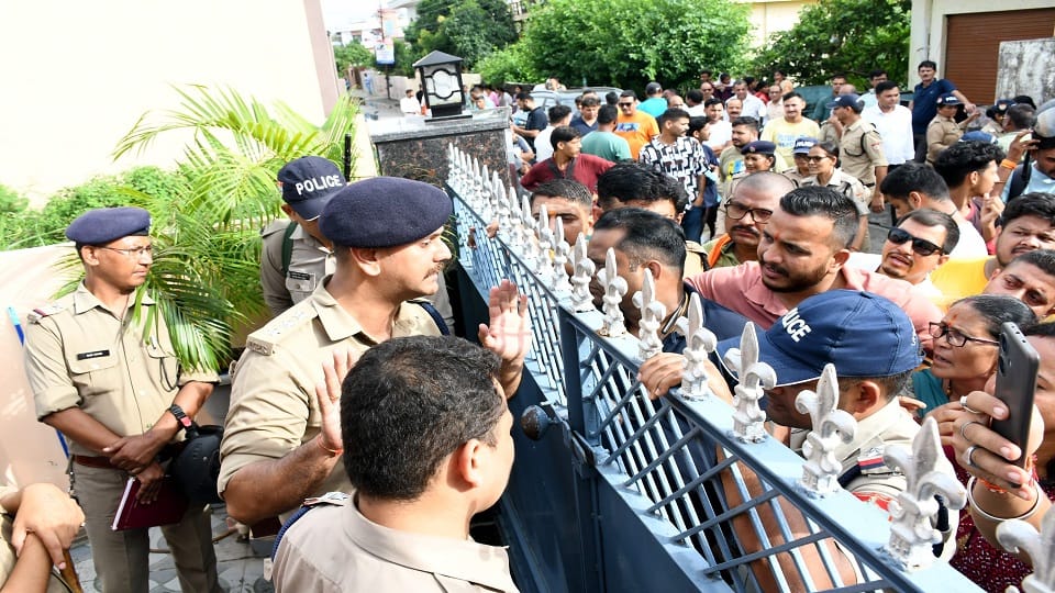 Hindu organizations created ruckus after man from a particular community was found at girl house in haldwani