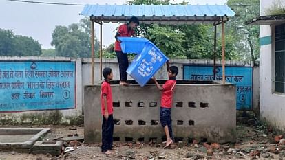 Pictures of children being made to throw garbage in school surface, parents are angry over the matt