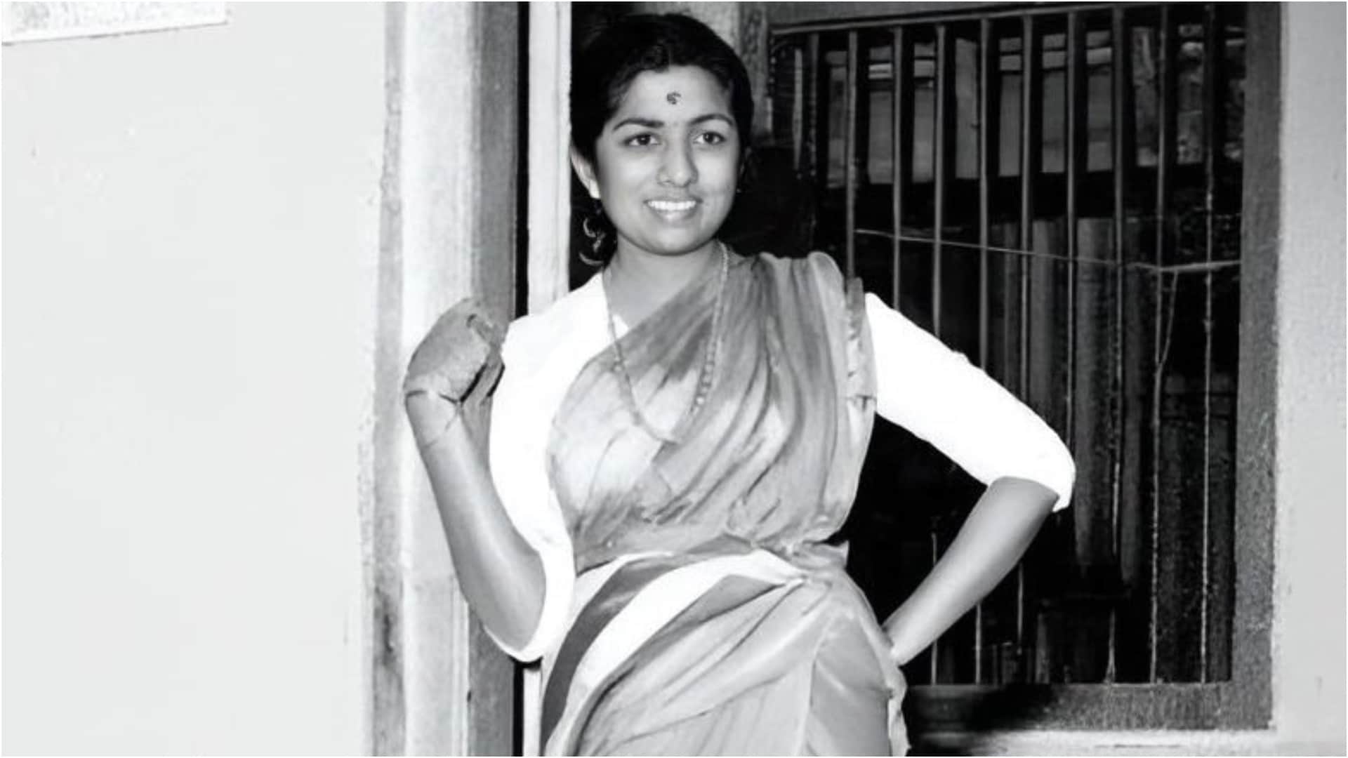 Lata Mangeshkar birth anniversary special story know her life facts like songs childhood name