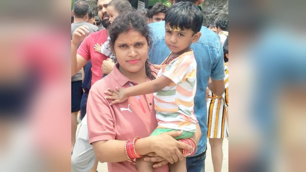 Accident: Dumper hits bike, wife and daughter of clerk going to Bulandshahr die
