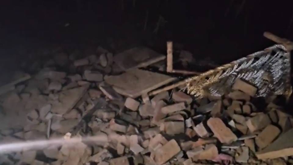 two rooms of house collapsed In Mathura woman died after being buried under rubble