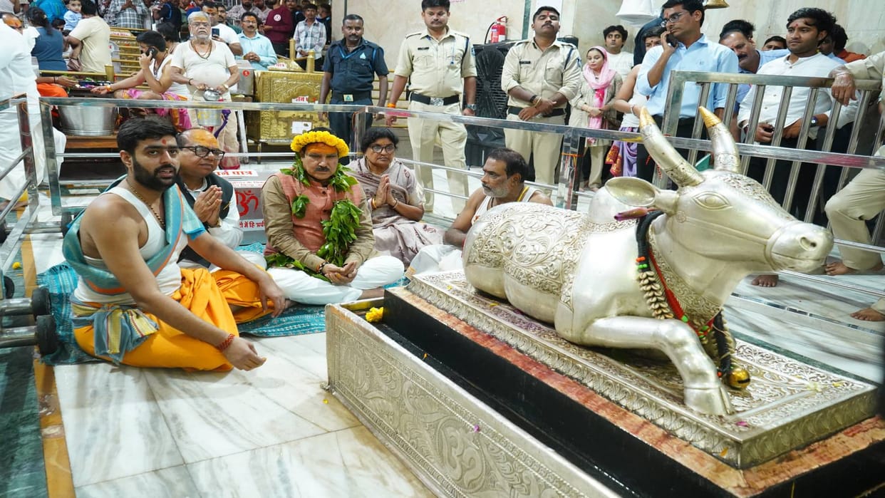 Ujjain Wall Accident Special worship by priests for peace of souls of dead and health benefits of injured