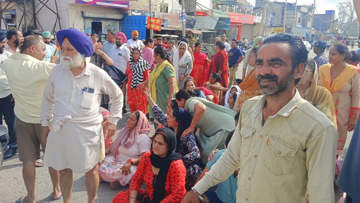 Angry people blocked Ambala-Jagadhari highway due to lack of water drainage in colonies in Ambala