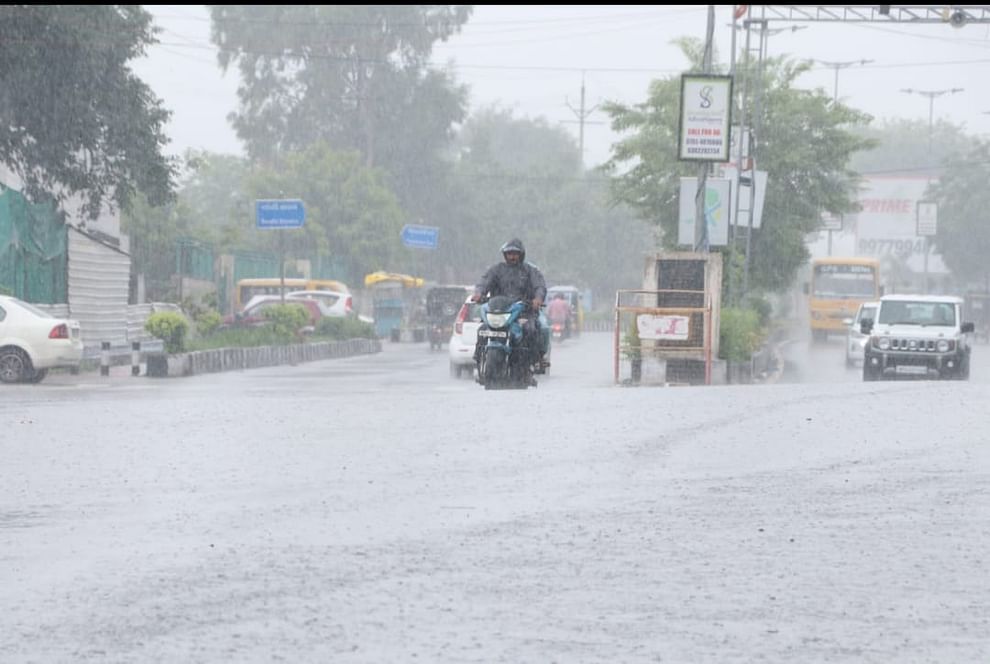 MP weather: Rainfall in 20 districts including the capital Bhopal, 3 gates of Gandhi Sagar Dam opened, alert f