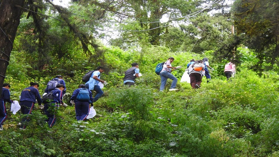 Trekking on the theme of tourism and peace on World Tourism Day in nainital