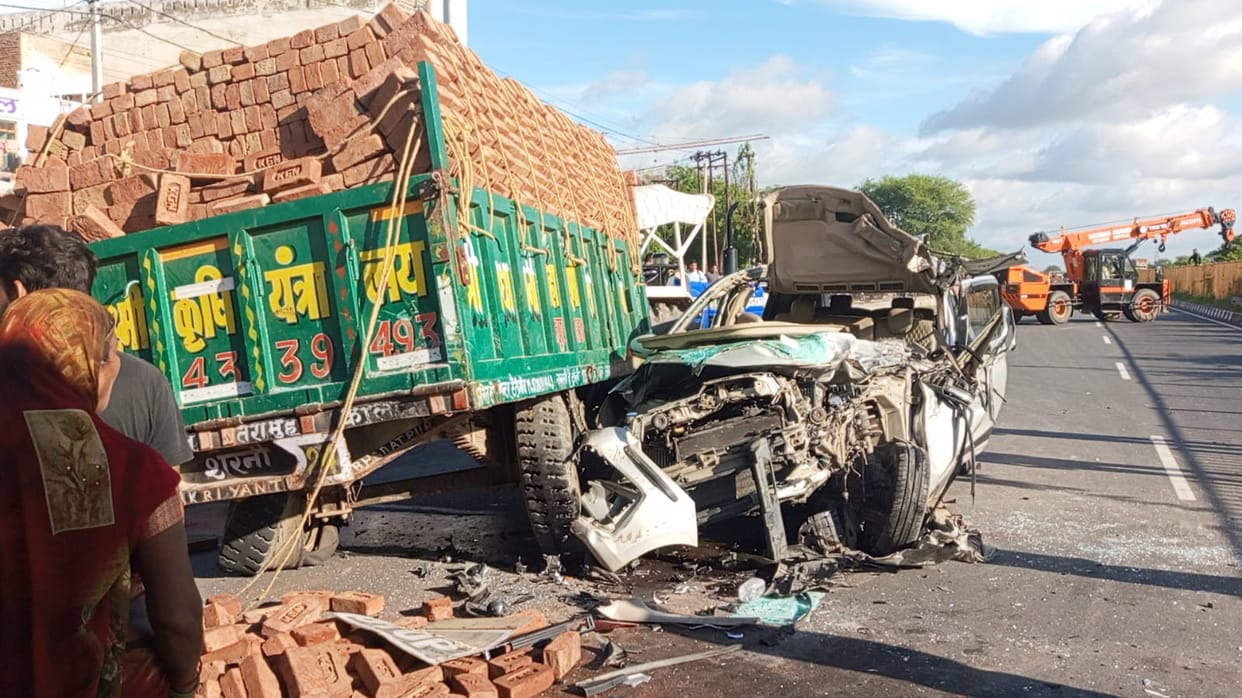 Car collides with brick laden punctured trolley from behind one dead four injured