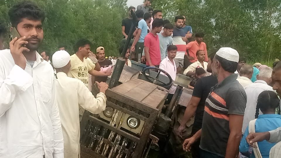 Five hours of uproar in Moradabad Crowd pelted stones on policemen after death of a youth see photos