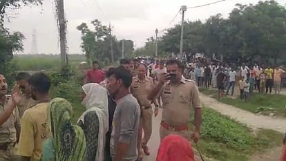 अमरोहा में हंगामा: प्रेमी के घर विवाहिता होने के शक में दो पक्षों में बवाल, लाठी-डंडे चले, गांव बन गया अखाड़ा Amroha: Suspecting that lover was married, two parties clashed and used sticks
