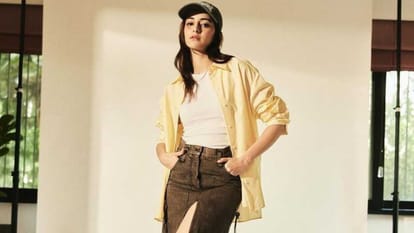 ananya panday admitted to suffering imposter syndrome said when i saw my poster feel like third person