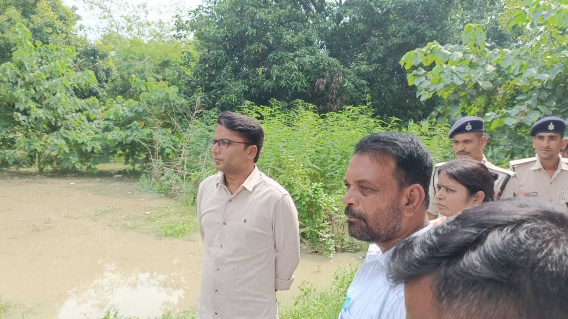 Bihar Flood: Administration on high alert due to possibility of flood in Saran, DM inspected embankments