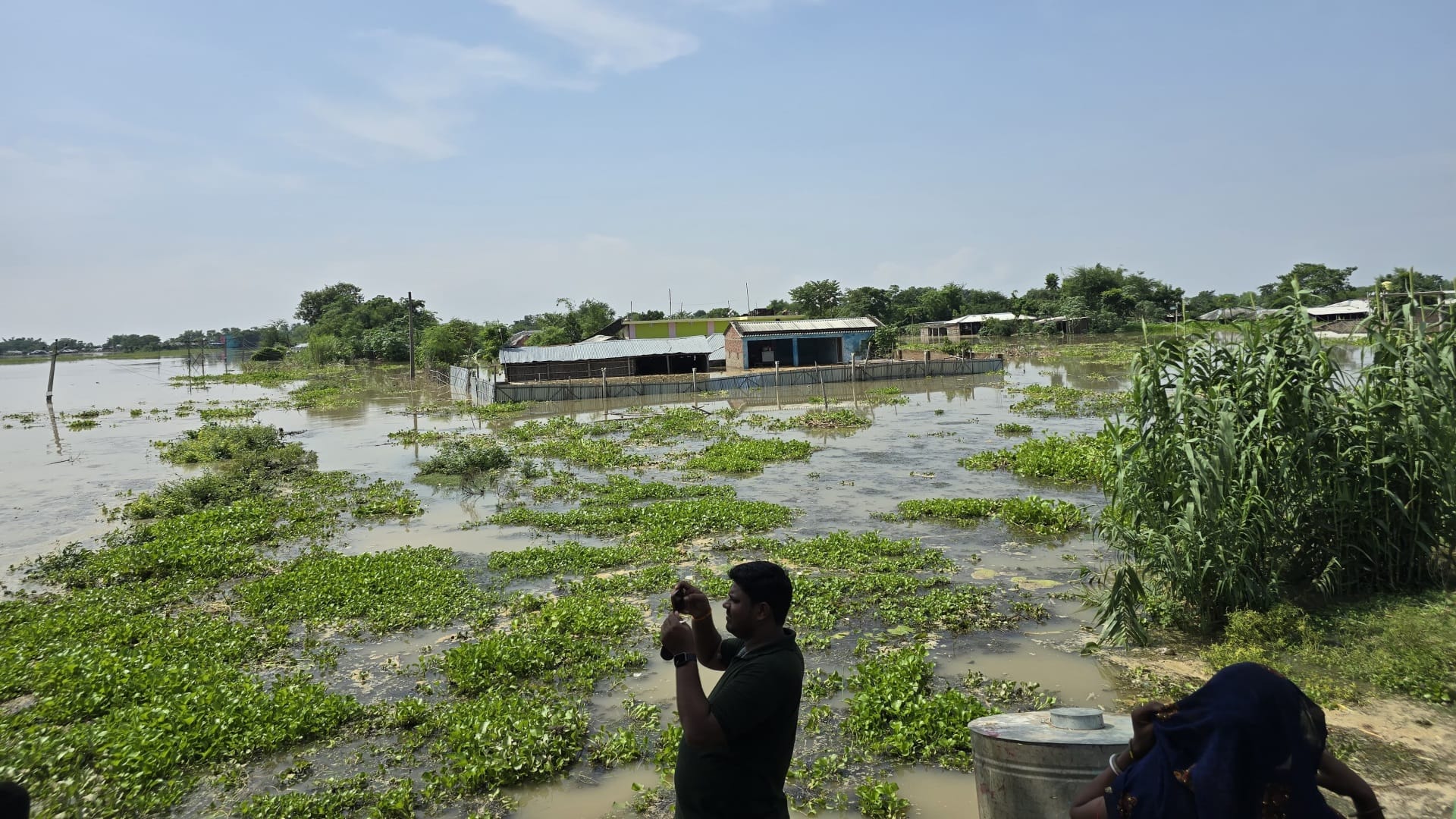Bihar Flood: Kosi flood in Saharsa evacuated village, dangerous pressure on embankment
