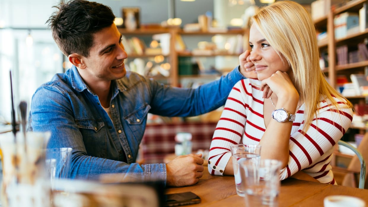 Flirting Tips remember these points while flirting in hindi dos and don'ts of flirting