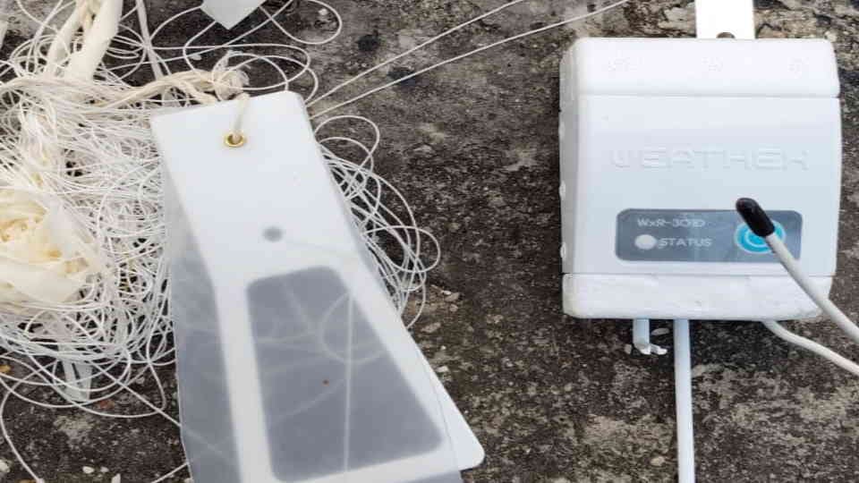 Uttarakhand Tehri News A device fell into fields  with Air balloon people panicked after seeing it photo