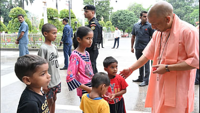 CM Yogi heard complaints during public darshan in Gorakhpur Gorakhnath temple