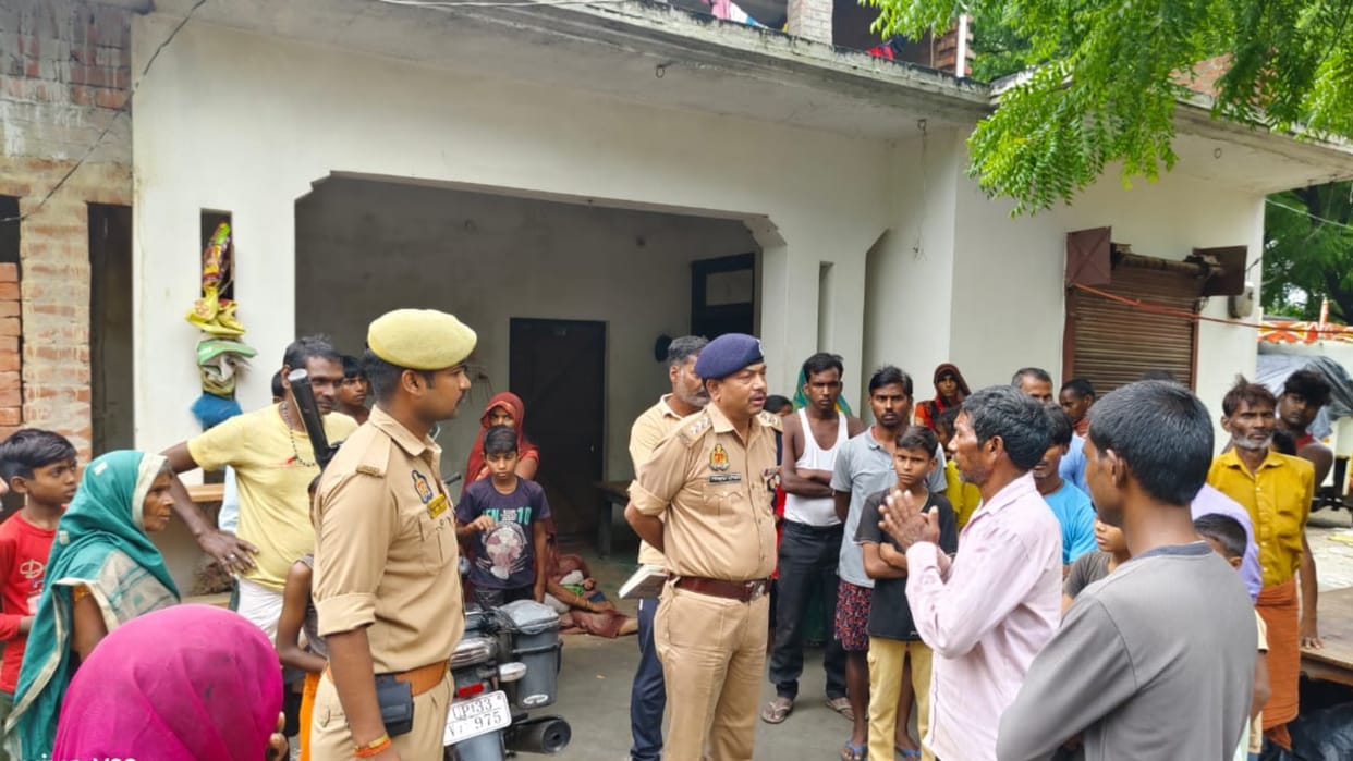 Thieves ran away while firing at villagers, three injured, one accused in custody