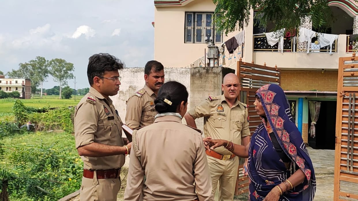 Prayagraj Crime: Bike riding miscreants shot former block chief of Saidabad