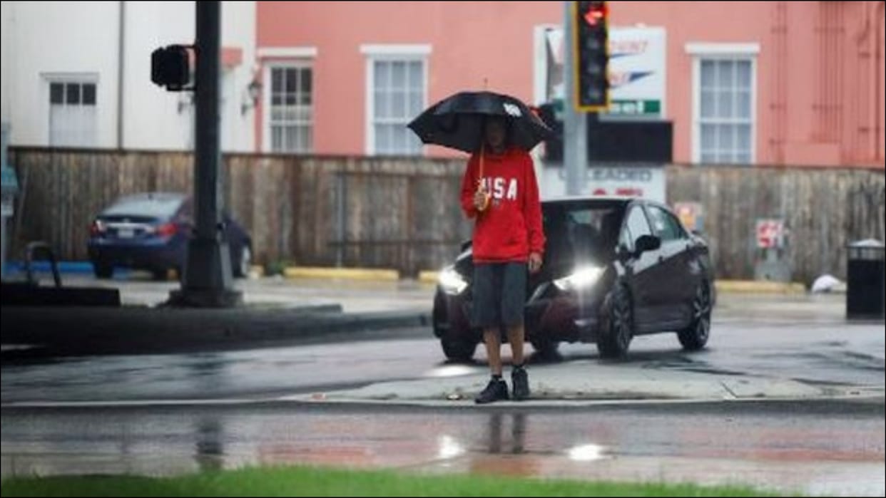 US heavy rains cause Rising rivers threaten flood in US South and Midwest