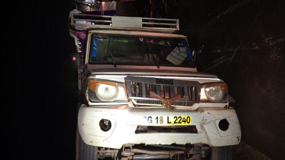 Speeding pickup vehicle overturns in Jagdalpur  10 people injured