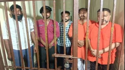 पुलिस गिरफ्त में आरोपी
