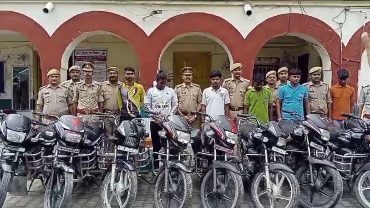 Police arrested six thieves with stolen bike in Mau
