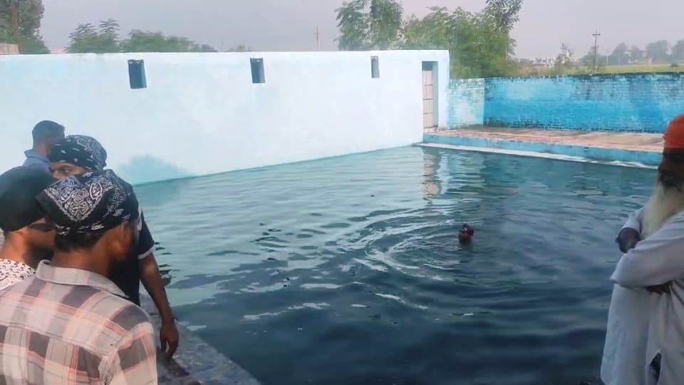 Husband wife died due to drowning in lake of Gurudwara in Batala