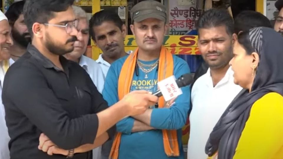 Satta Ka Sangram Amar Ujala election chariot talking to voters in Palwal