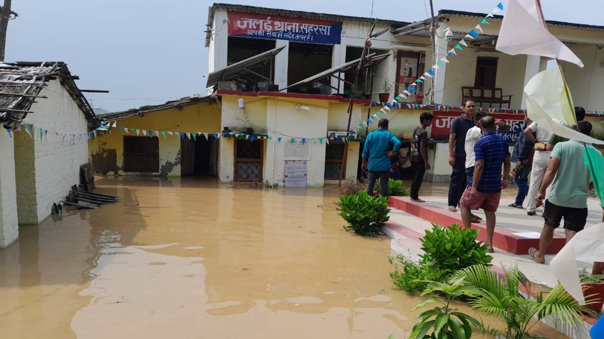 Bihar Flood: Flood Wreaks Havoc In Mahisi Block Of Saharsa 50 Thousand ...