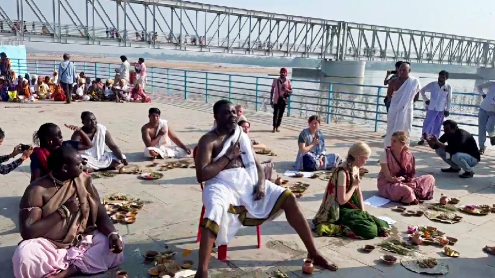 Bihar News: Pilgrims from six countries reached Gayaji Mokshadham, performed Pinddaan