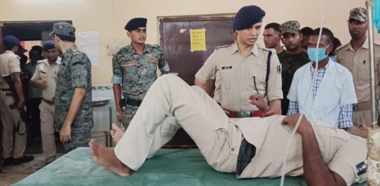 Bihar: Encounter between liquor smuggler and police in Gopalganj; Policeman and smuggler injured in firing