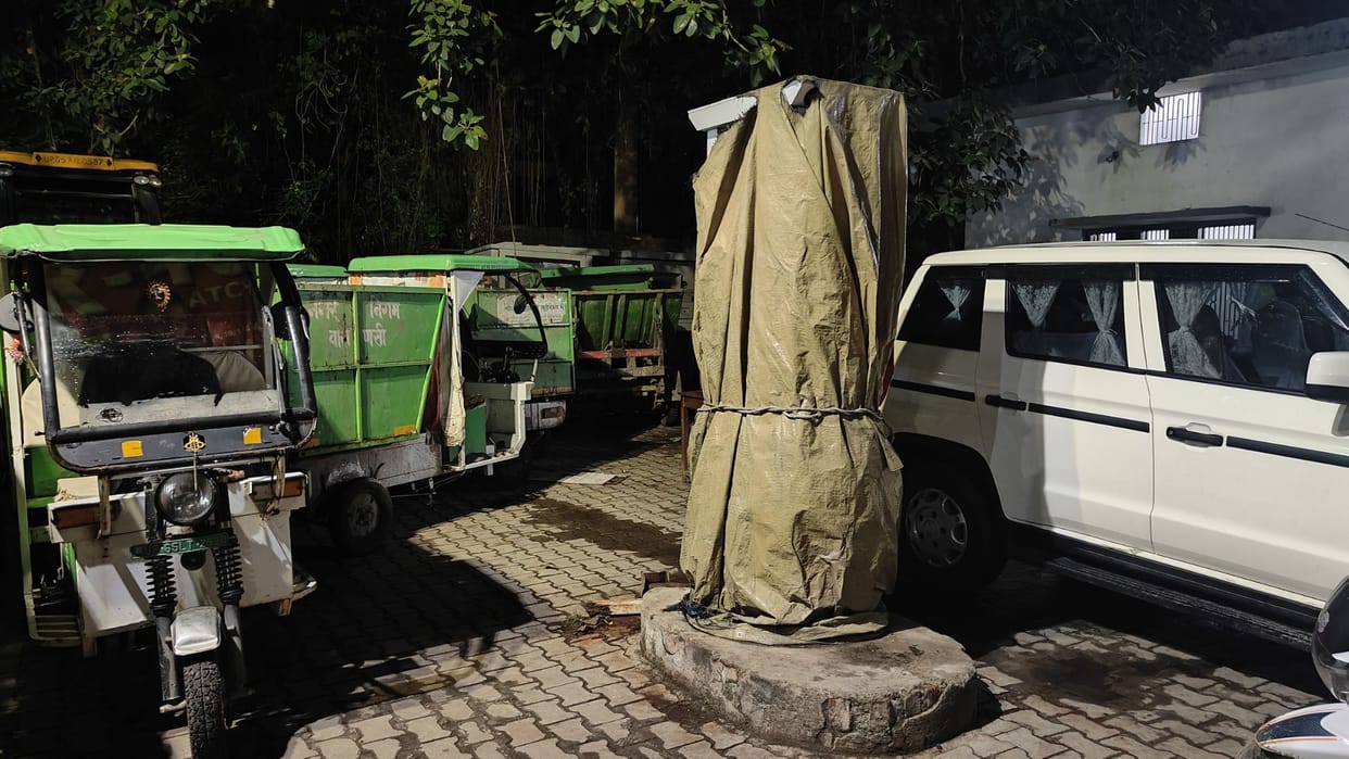 Varanasi municipal Corporation petrol pump closed for three years due to commission