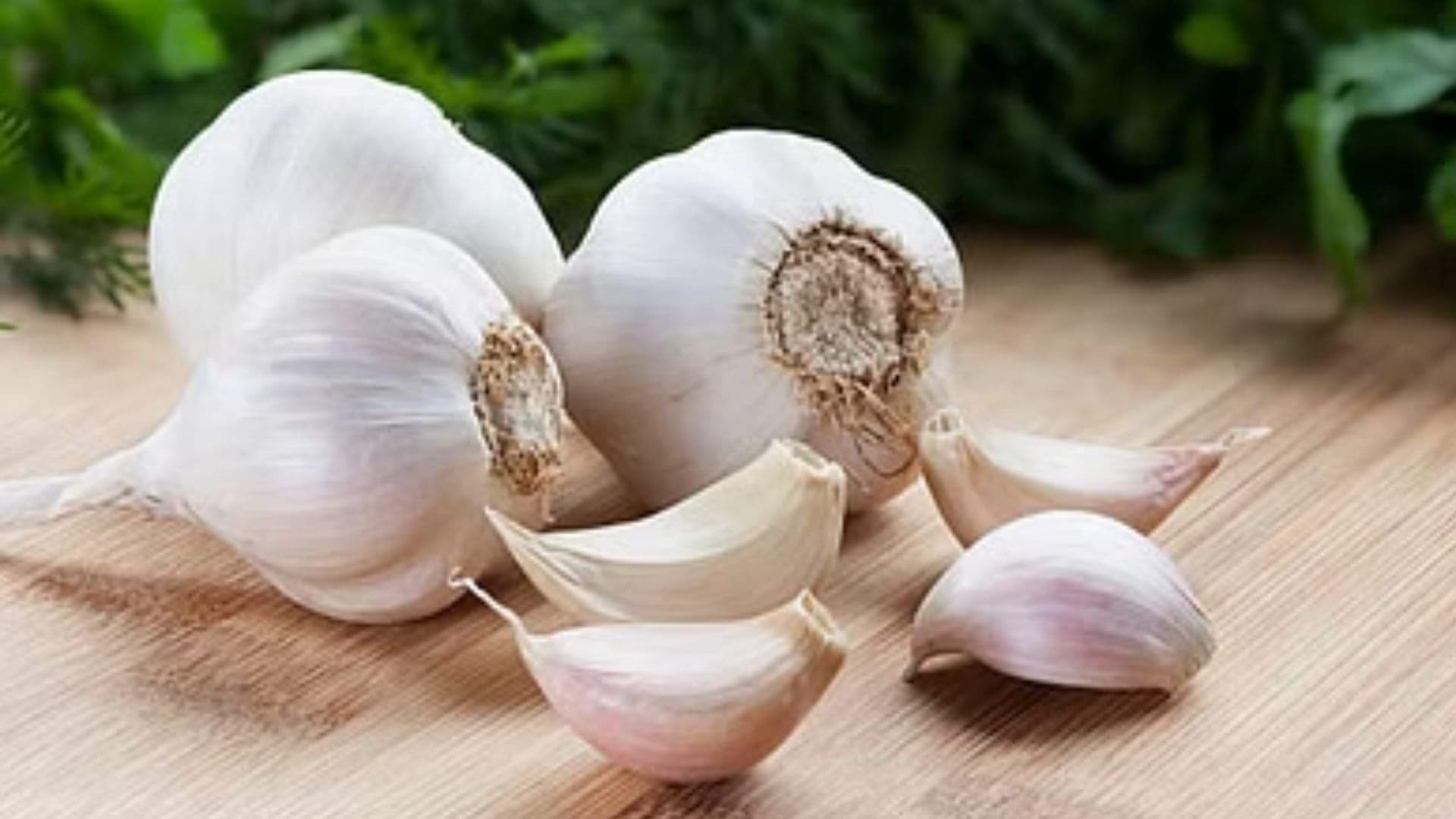 Do these remedies with garlic before sleeping at night Lahsun ke Upay in hindi