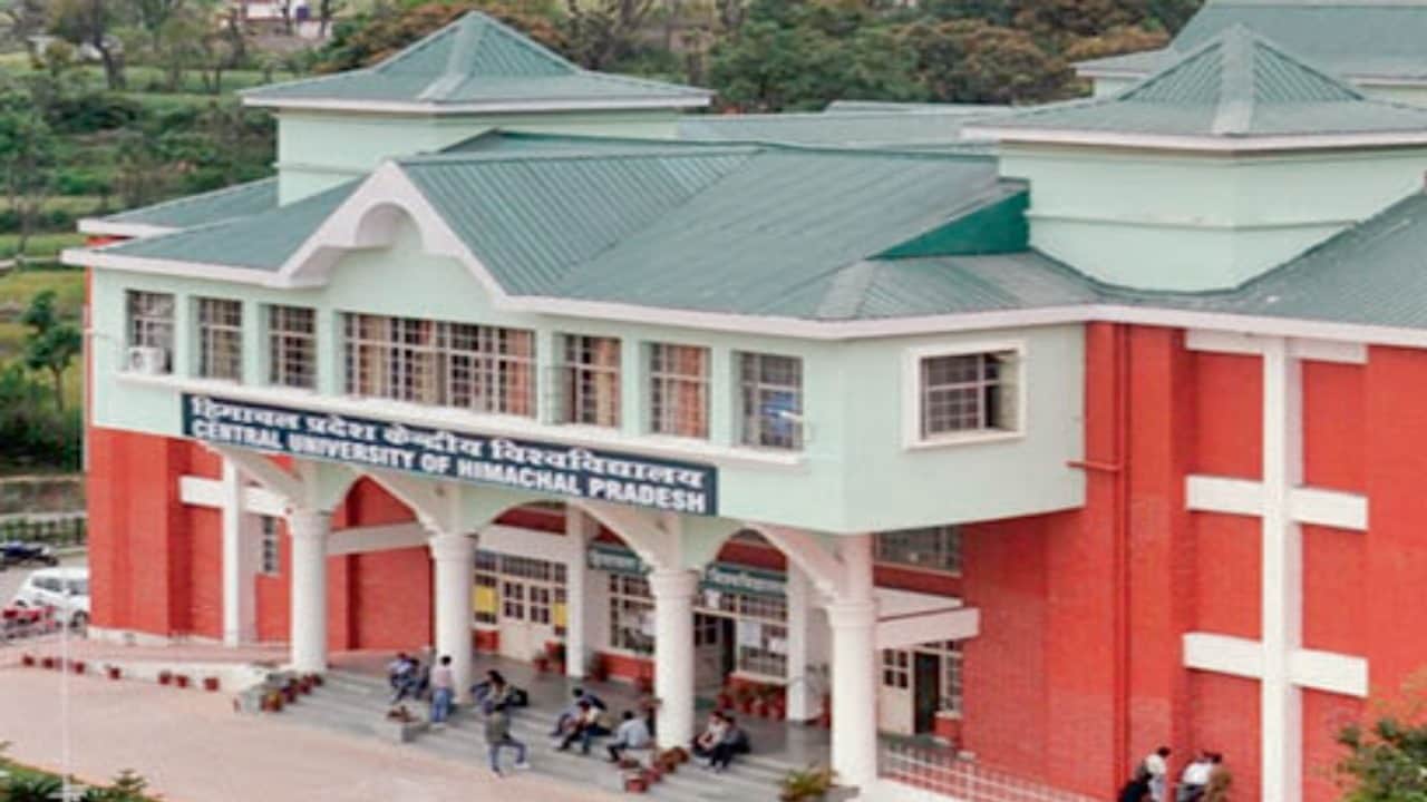 केंद्रीय विश्वविद्यालय धर्मशाला।