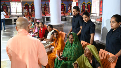 During his stay in Gorakhpur, CM Yogi listened to the complaints of 200 people in Janata Darshan.
