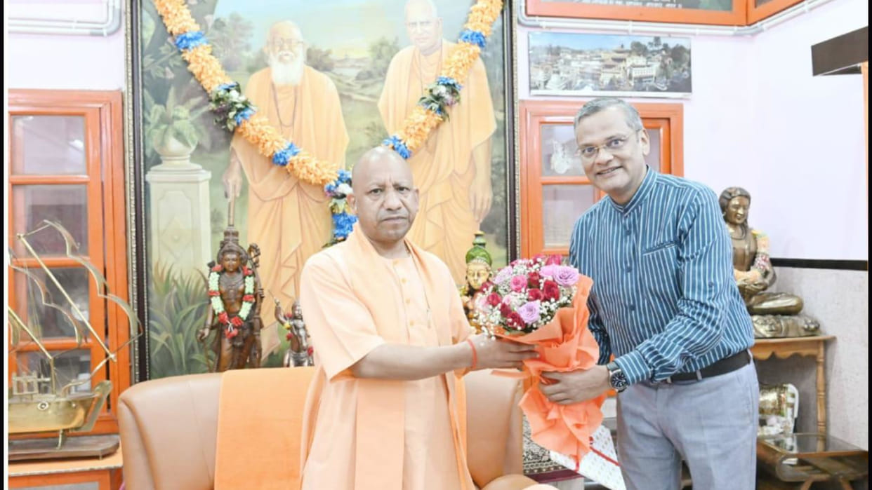 Gorakhpur News: New executive director roamed alone in AIIMS, outline of change will be discussed today