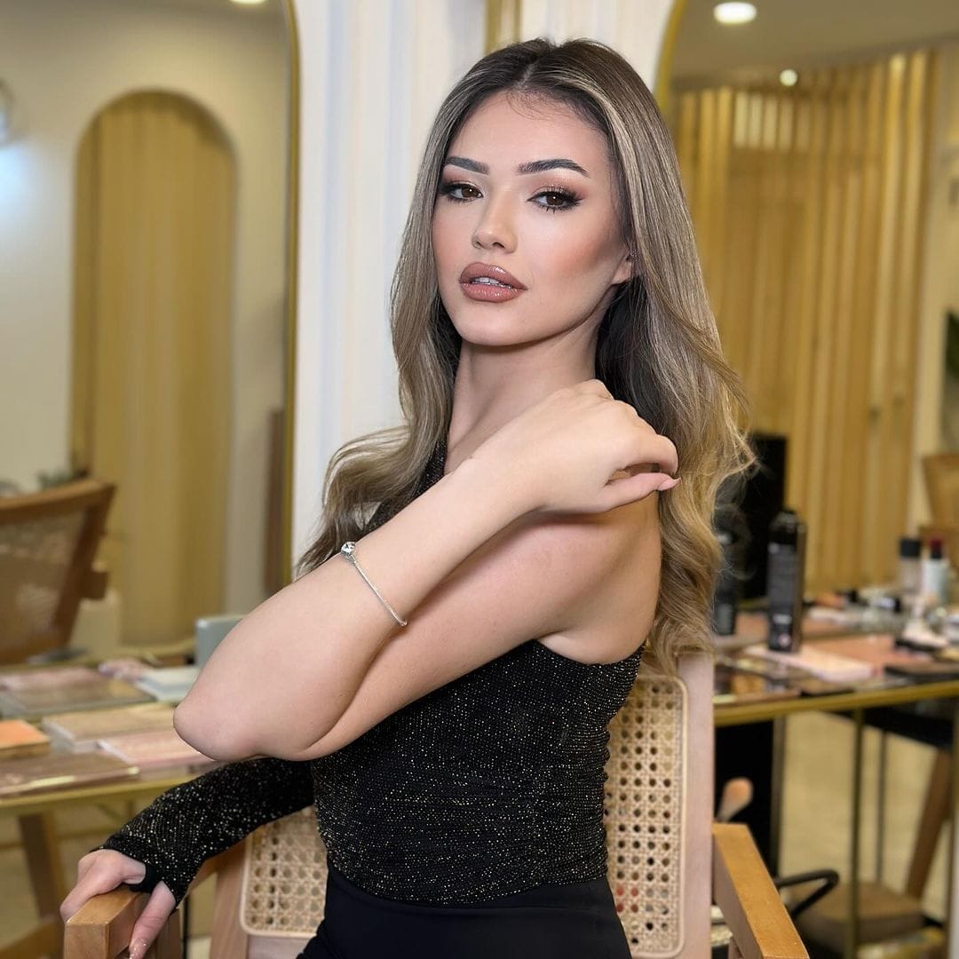 Turkish Influencer Who Went Viral For Marrying Herself Dies By Suicide news in hindi