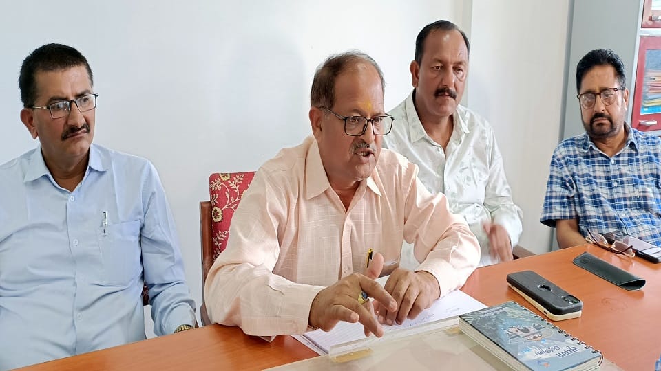 Congress State Vice President Mathura Dutt said Change the name of All Weather Road to All Time Danger Road