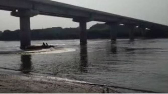 Uncle jumped from Kachoraghat bridge after calling nephew