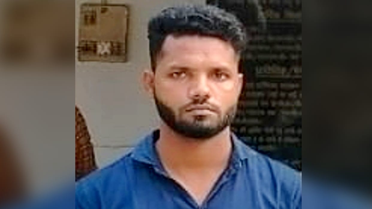 Police arrested accused on the charge of blackmailing girls in Bareilly